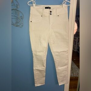 Women’s white jeans